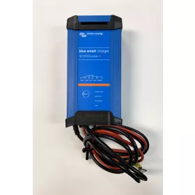   Victron Energy Blue Smart IP22 12V 15A (3) Akkumulátortöltő (használt)